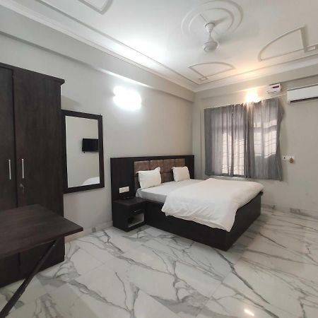 Oyo 92169 Apple Leaf Banquet & Hotel Alīgarh 외부 사진