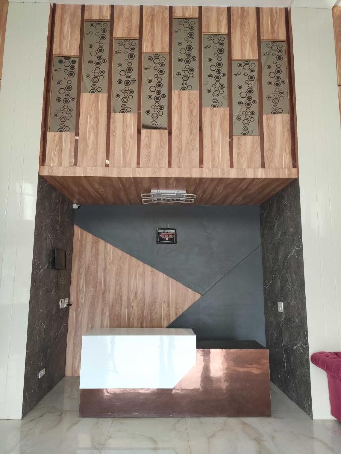 Oyo 92169 Apple Leaf Banquet & Hotel Alīgarh 외부 사진