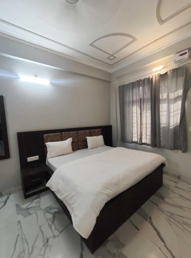 Oyo 92169 Apple Leaf Banquet & Hotel Alīgarh 외부 사진