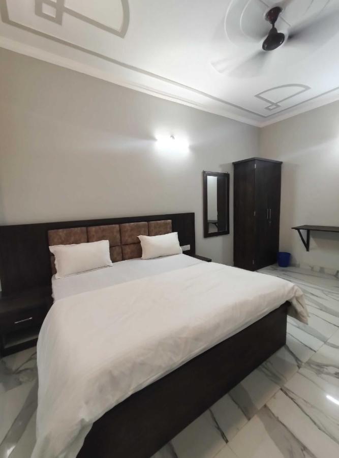 Oyo 92169 Apple Leaf Banquet & Hotel Alīgarh 외부 사진