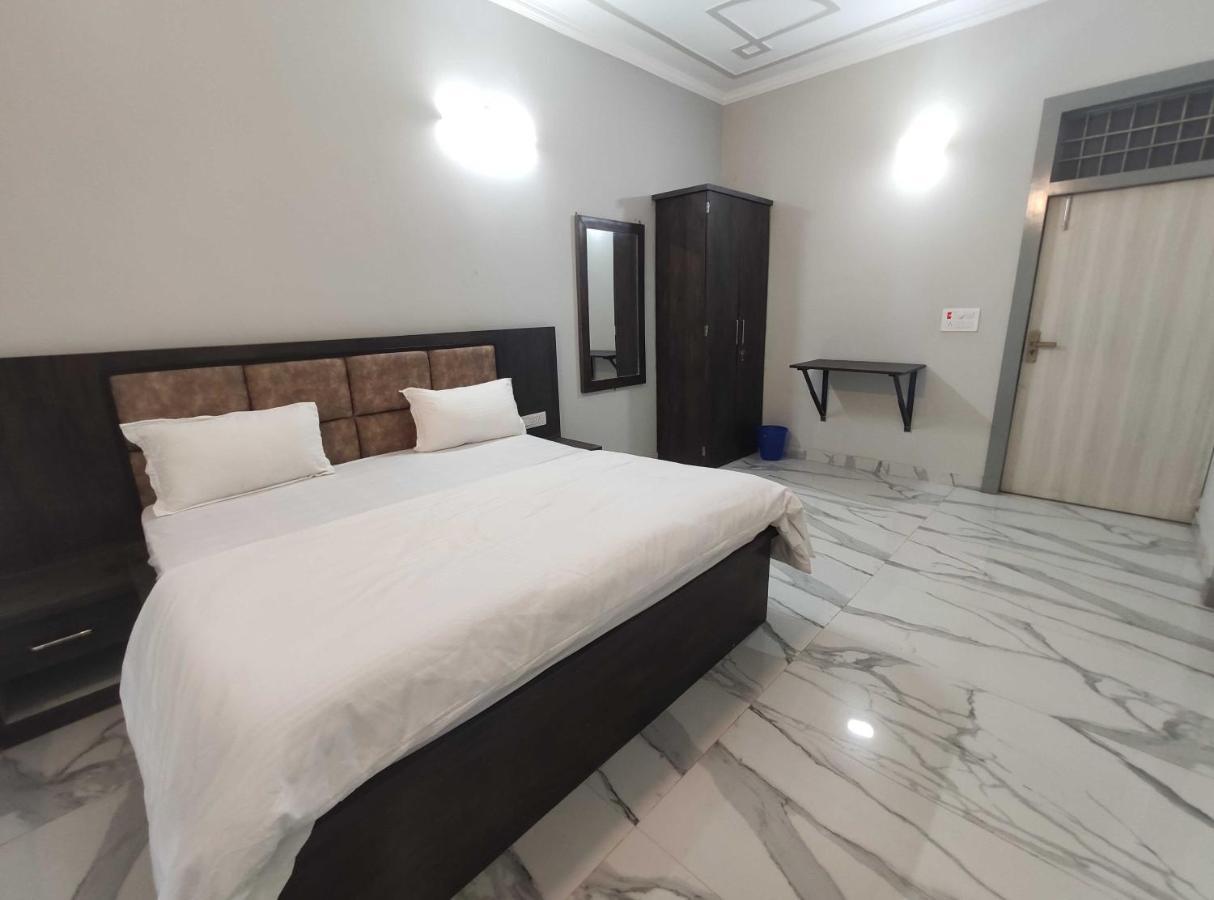 Oyo 92169 Apple Leaf Banquet & Hotel Alīgarh 외부 사진