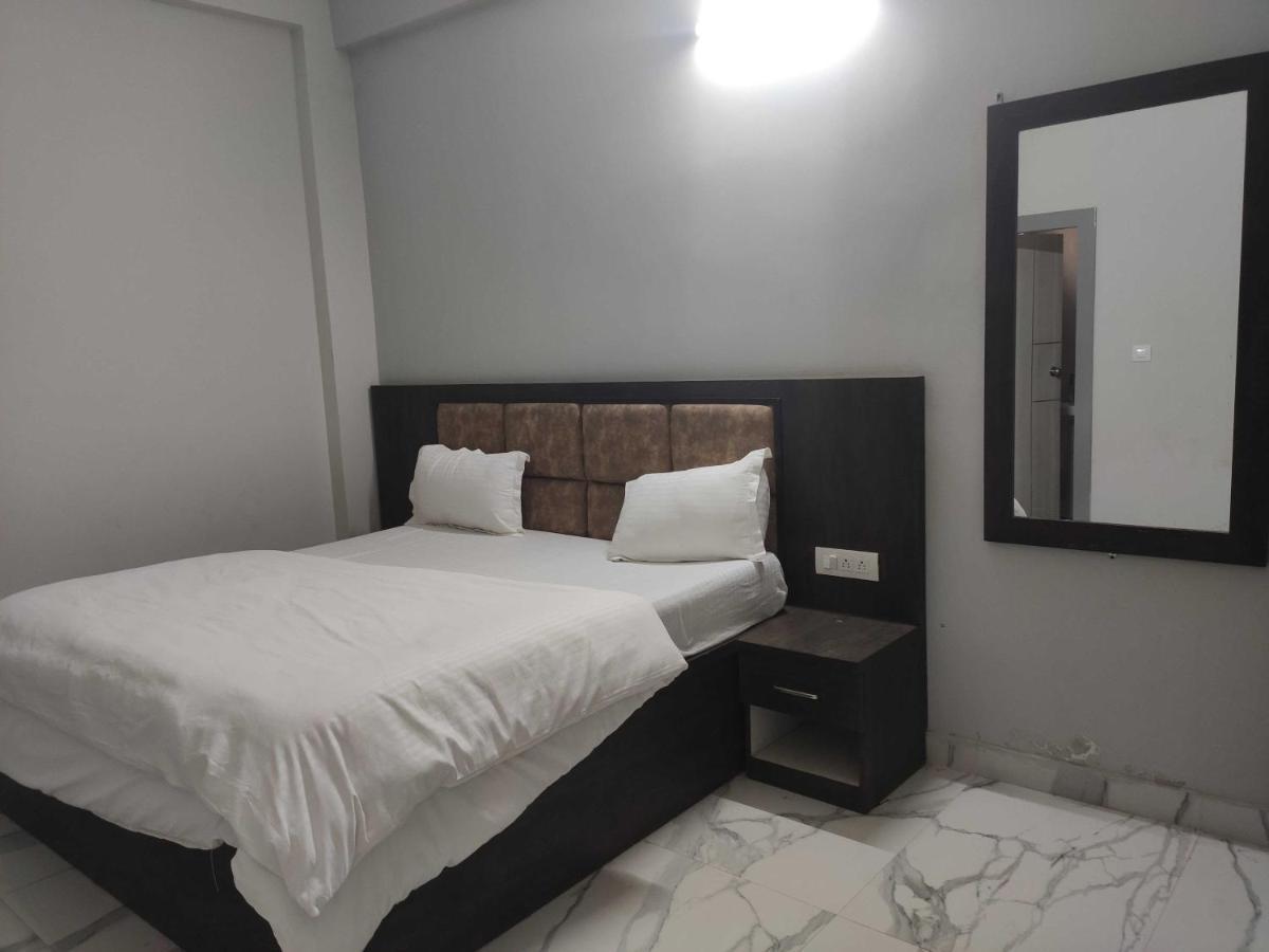 Oyo 92169 Apple Leaf Banquet & Hotel Alīgarh 외부 사진