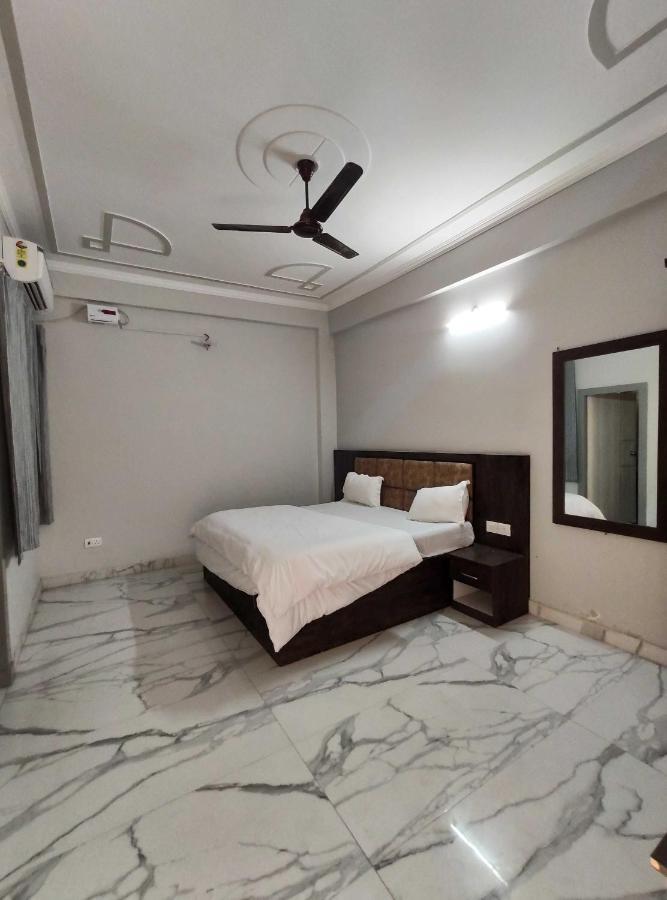 Oyo 92169 Apple Leaf Banquet & Hotel Alīgarh 외부 사진